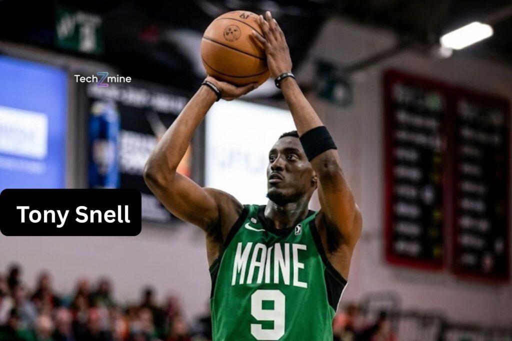 Tony Snell